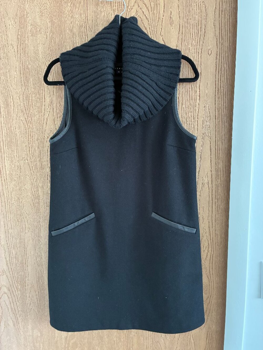 Theory Size 10 Wool and Cashmere Black Dress